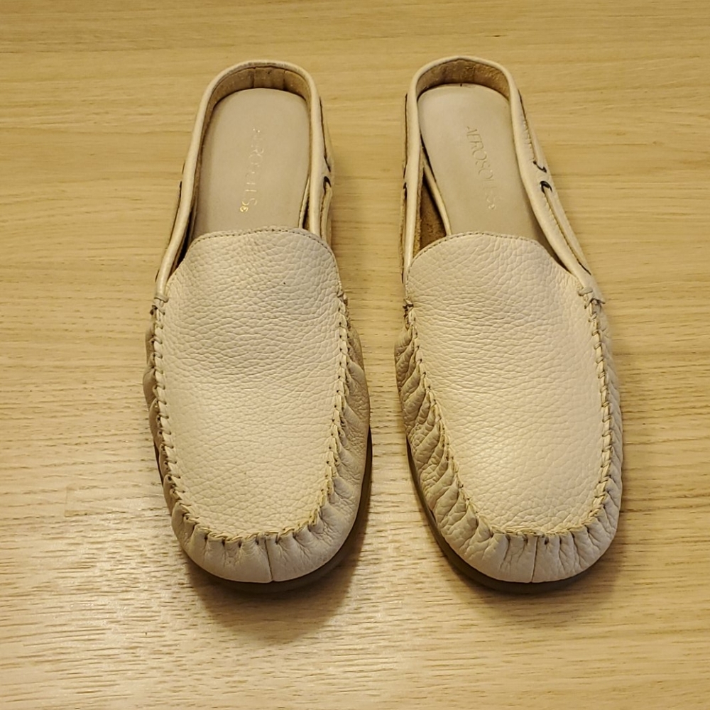 Aerosoles Cream Mule Loafer Size 10